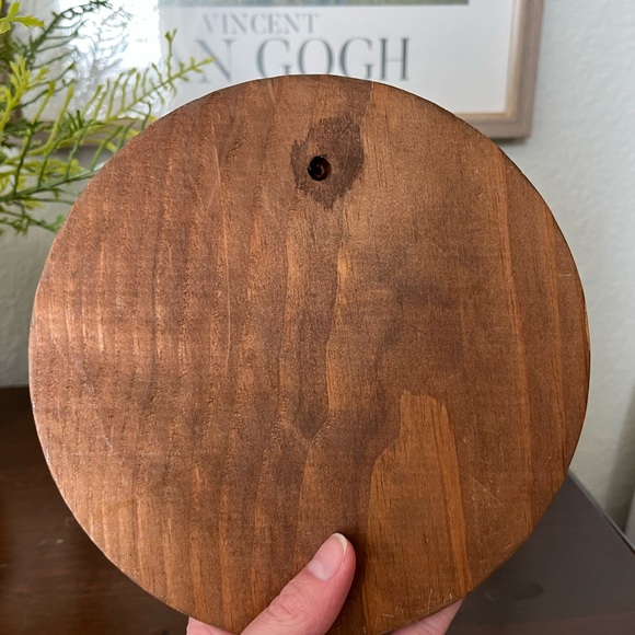 Vintage porcelain and wooden round floral wall art - Picture 5 of 7